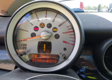 2007 Mini Cooper z USA, uszkodzony, nr VIN WMWMF33527TL67187